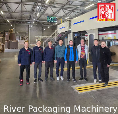 آلة التغليف المموج الذكية 5.0 2+3+5 طبقات مع طباعة مسبقة لعبوات مياه C'EST BON